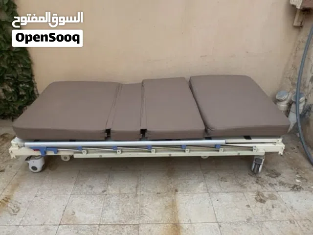 للبيع: سرير كهربائي بحالة ممتازة جداً (مع المرتبة)