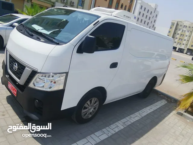 باص برّاد للإيجار اليومي مع سايق  – موجود في مسقط