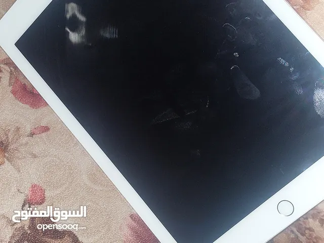 ipad air 2 حالة ممتازة ما فيو اي مشكلة غير شاشة دينار45