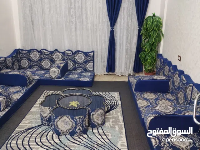 للبيع مجلس عربي كامل بحالة ممتازة