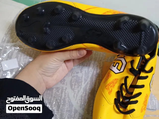 بوت رياضة اصابع للبيع جديد