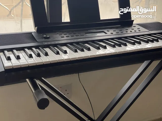 yamaha PSR-E273 piano