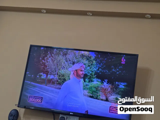 شاشه LG كوري الاصلي نضيفه جدآ حجم 43