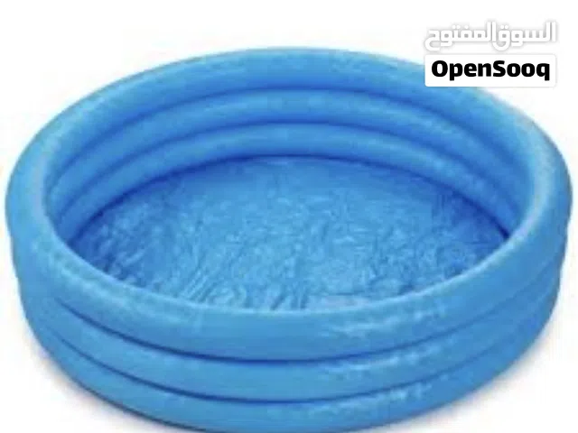 حوض سباحه كبير