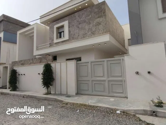 فيلا للبيع في سوق الجمعة الغرارات بالقرب من خدمات سريع
