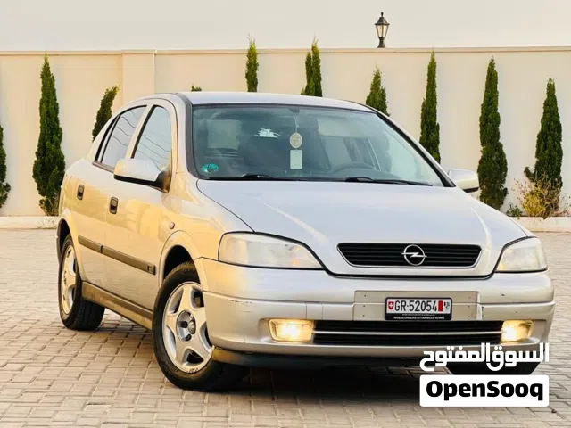 2004 أوبل استرا Standard