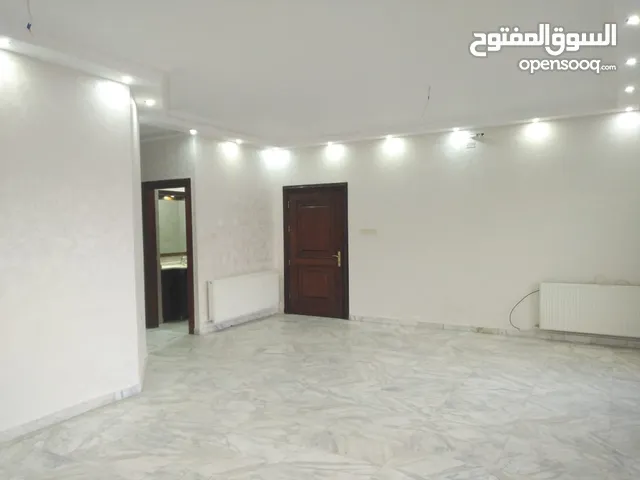 شقة للإيجار في دير غبار