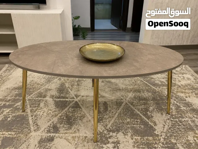سجاده لون دهبي في ابيض في رمادي