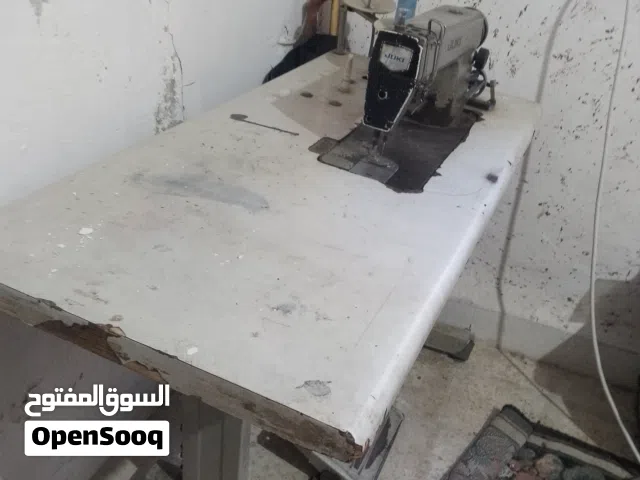 ماكينه خياطه بحاله جيده للبيع قابل المراعاه للجادين