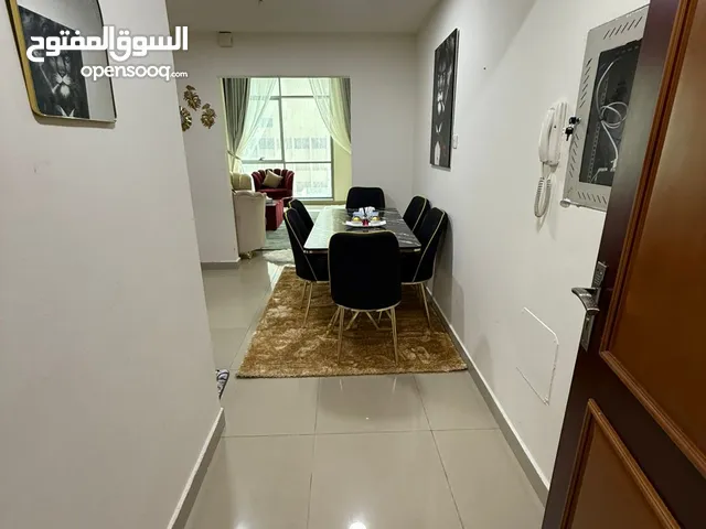 (عزب) فرصة لا تتكرر شقة VIP مفروشة بإطلالة مباشرة على البحر في كورنيش عجمان – أول ساكن شامل كل شي