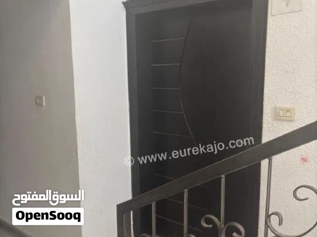 شقه للبيع :  150 متر تسويه مع حديقه 60 متر في ام نواره بجانب الحديقه واسكان الكهرباء ، عماره جديده