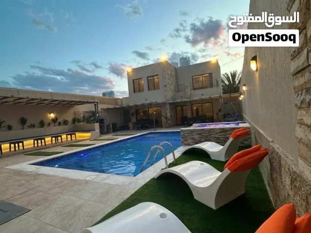 شاليه وفيلا للبيع في البحر الميت منطقه الجوفه حي الشاليهات على شارعين