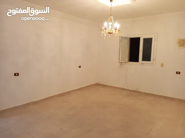 مخزن بضائع في منطقة قرية صالح بالقرب من مصنع المكرونة