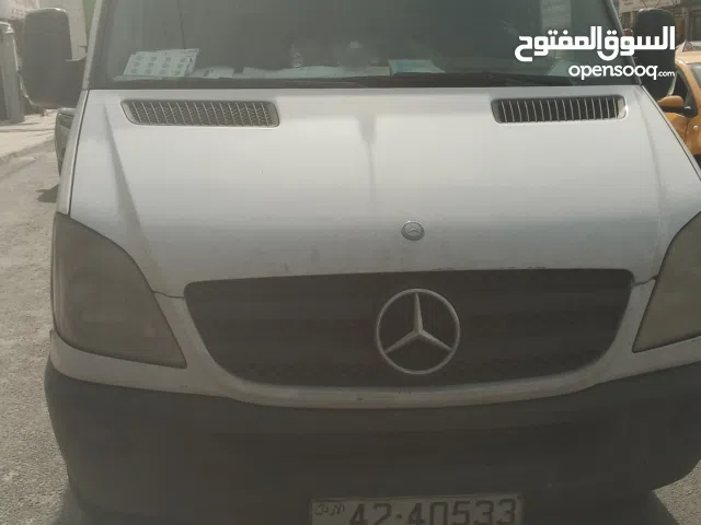 باص فان مرسيدس 2011