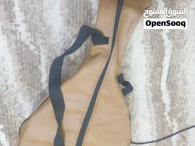 عود زرياب وسماعه مكبر صوت