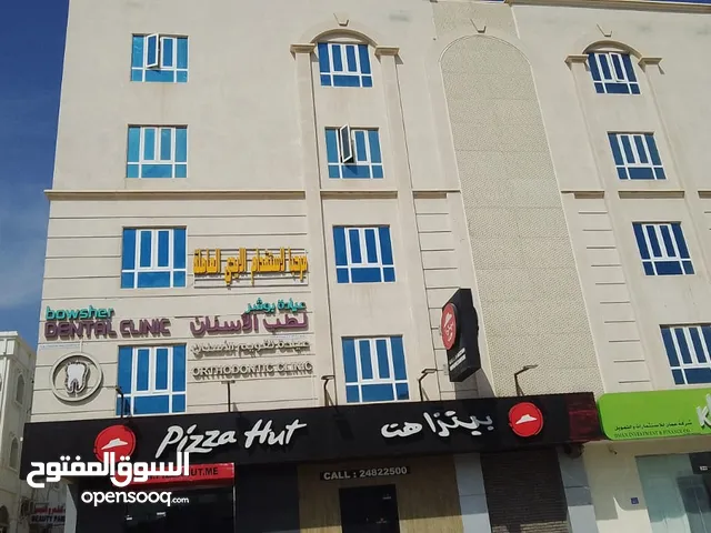 400 m2 3 Bedrooms Apartments for Rent in Muscat Al Mawaleh