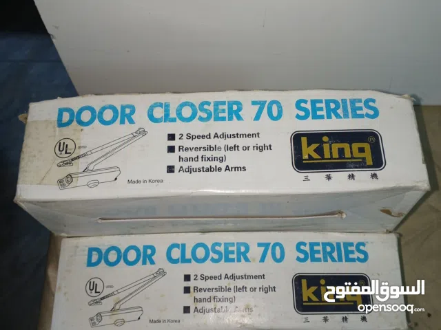 ماكينة غلق الأبواب