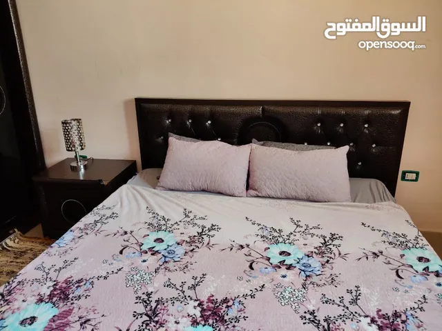 دار نوم زوجية تركية بحالة جيدة وبدون فراش
