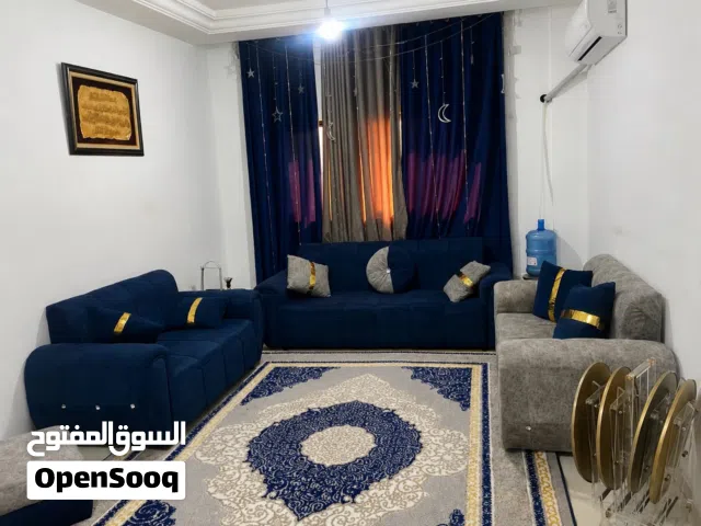 طقم كنب مع سجاده ولبرادي وطاولات