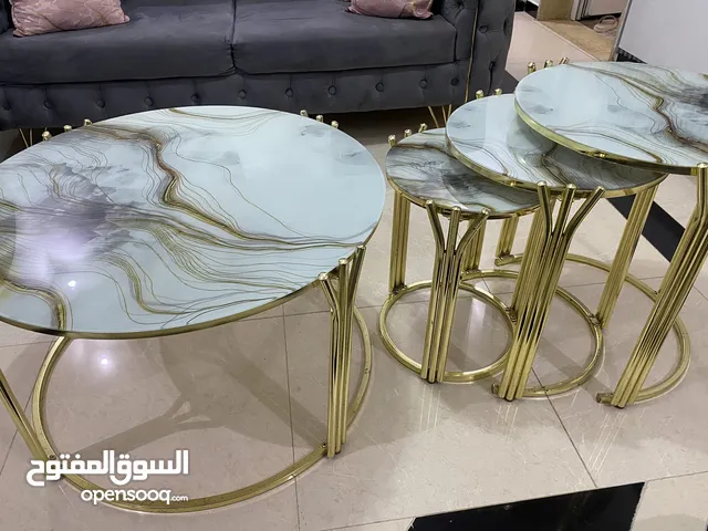 طقم طاولات ..طاولة نص + 3 طاولات تقديم استعمال شهور