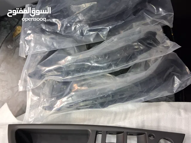 ايدي داخليه 4 قطع BMW  مرفق بالصور موديل السيارره