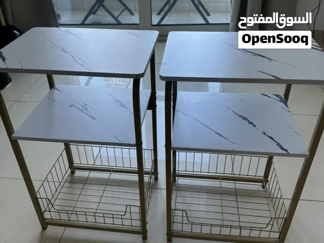طاولات جانبية للسرير
