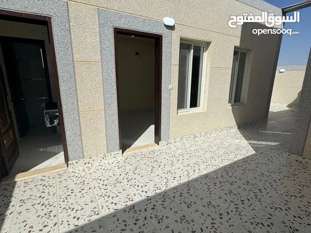 250 m2 5 Bedrooms Apartments for Rent in Tabuk Al-Nazim