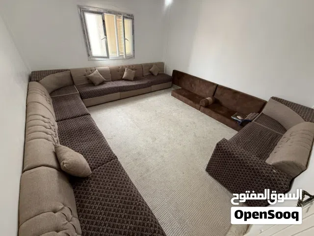 صالون للبيع