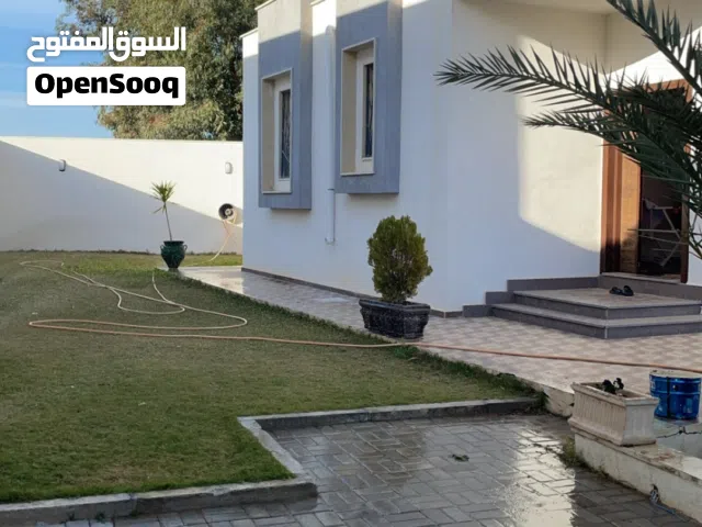 استراحه مساحتها 700 متر