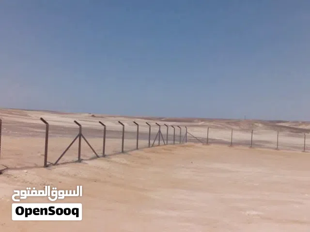 لتشييك لاراضي وبناء السلاسل و تعبيد الطرق و زراعة الأشجار و نصب الملاعب الرياضيه /