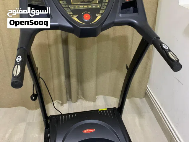 للبيع جهاز مشي وجري - Treadmills (Running Machines) for Sale