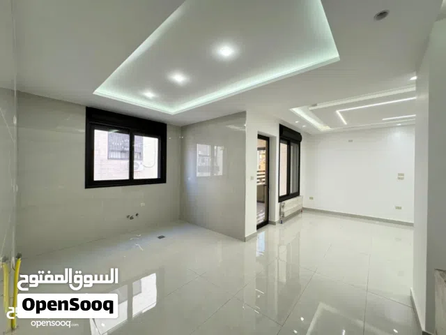 شقة مميزة للبيع أخير مع روف في البنيات-طريق المطار قرب جامعة البترا