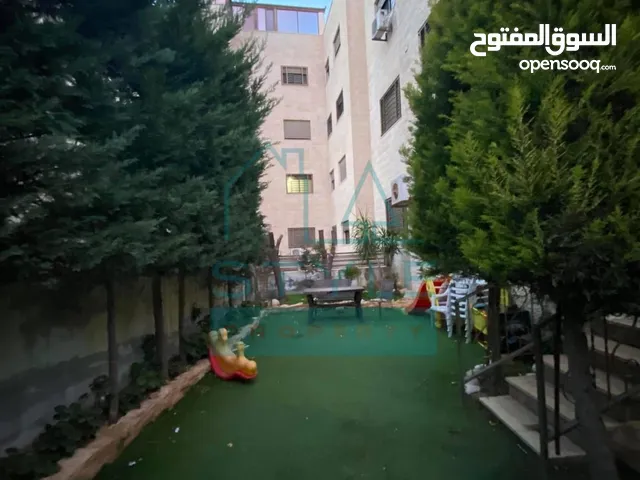 شقه ارضيه  في حي الصحابة مع حديقة قرب مسجد الهادي بمساحة 150 متر مربع