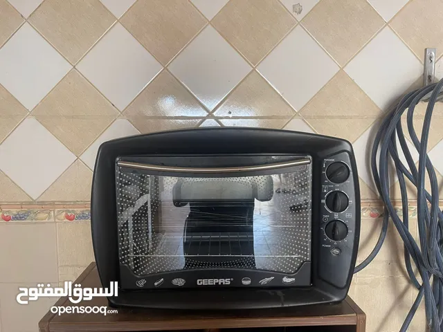 Clean electric oven فرن كهربائي نضيف