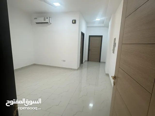 شقة للعوائل للايجار قريب واحة المعرفه  Apartment for family for rent in muscat