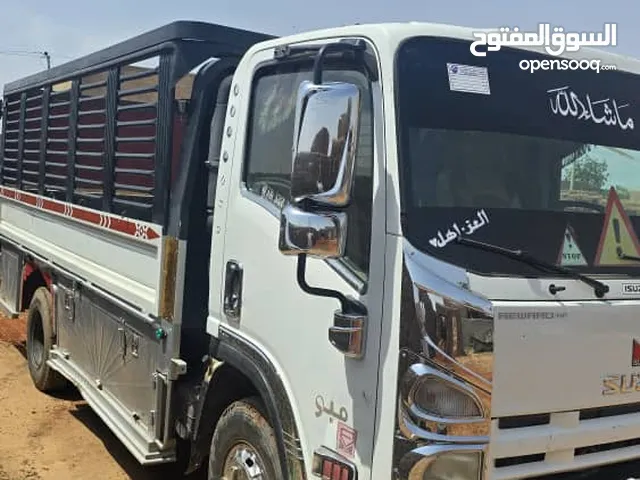 للبيع دفار ايسوزو 2014 — نهر النيل (الدامر) عروض وسيارات للبيع