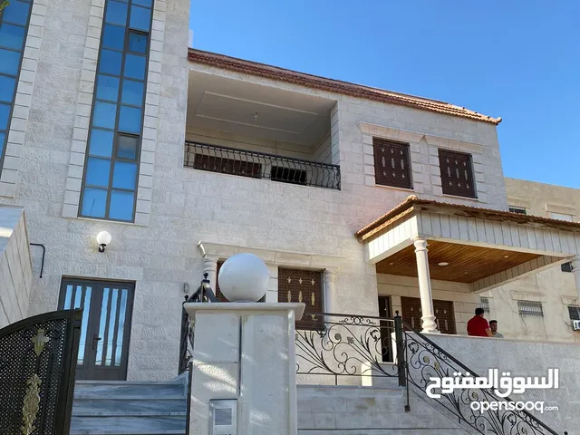 240m2 More than 6 bedrooms Villa for Sale in Zarqa Al Zarqa Al Jadeedeh