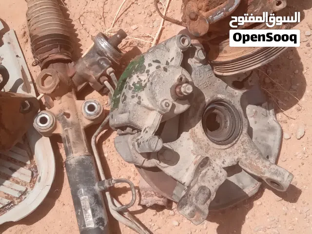 يوجد قطع غيار مازدا 626مستعمل للبيع يوجد كمبيوعادى واسكاتلة وتستاتة وبلكة استندر محرك 18و20وكمبسورى