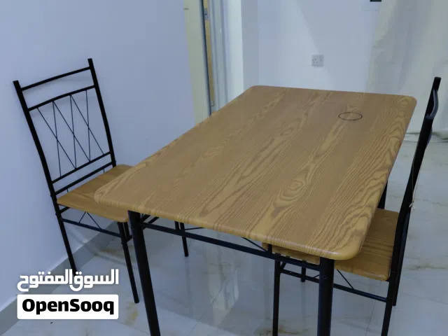 table with 4 chairs