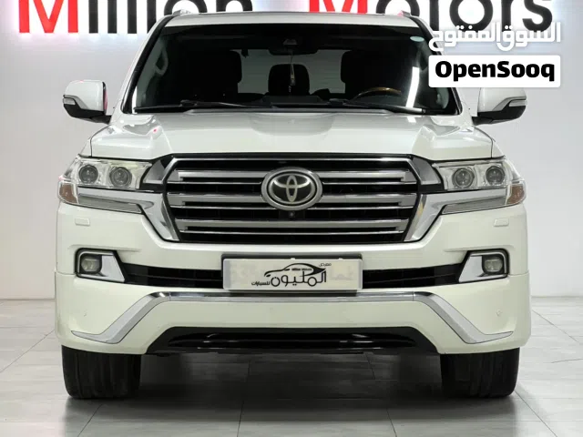 Used Toyota Land Cruiser in Muscat