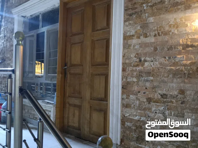 شقه للايجار في منطقة التنومه كردلان قرب شط العرب طابق اول تتكون من غرفتين وصاله مفتوحه معا المطبخ