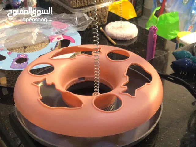 متوفر العاب للقطط و فرشايه بخار للقطط مميزه و باسعار مميزه