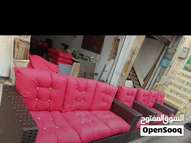 سجاد والموكيت والعشب الصناعي واطقم الرتان ومراجيح عش بلبل وثلاثي