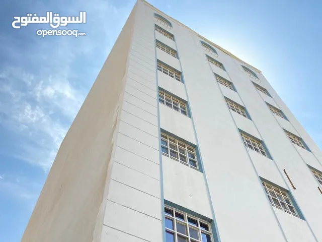 عرض حصري شقة واسعة للعوائل تتكون من غرفتين ومجلس ودورتين مياة في العامرات مع انترنت