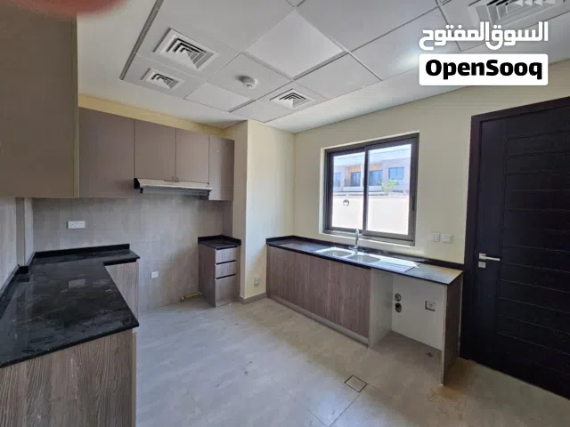 4+maid corner villa for resale