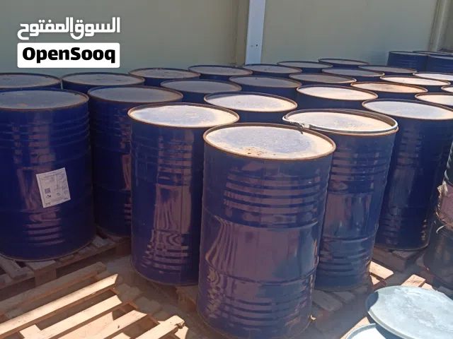 برميل حديد وبرميل ساج