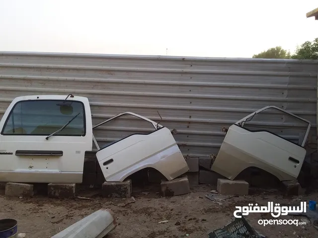 بيع بيبان نيسان باص من موديل 91الى2001نظيف جدا