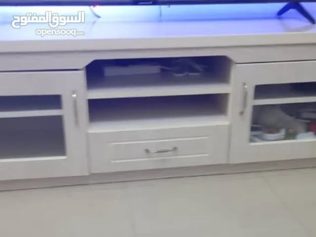 طاولة شاشه مقاس 60 بوصه