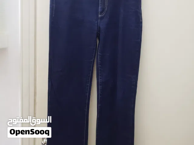 بناطيل جينز مستعمل مرة واحدة في حالة ممتازة جدا