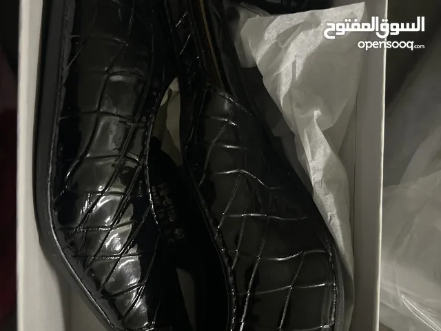 Black With Heels in Northern Governorate